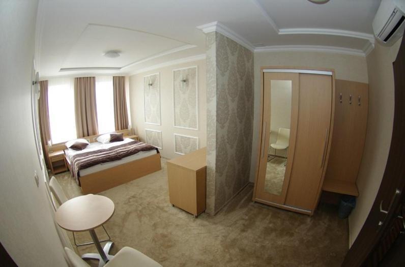 Hotel Pod Zlota Korona Opole Rom bilde